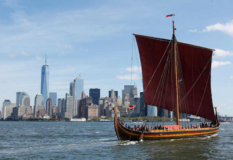 Geschafft: Die Abenteurer ahmen die erste Transatlantiküberquerung der Wikinger vor mehr als tausend Jahren nach