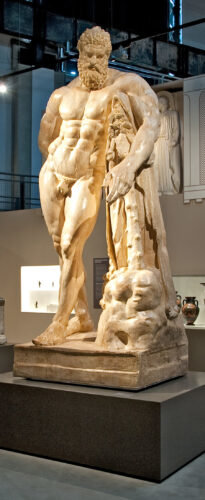 Der muskelbepackte Herkules