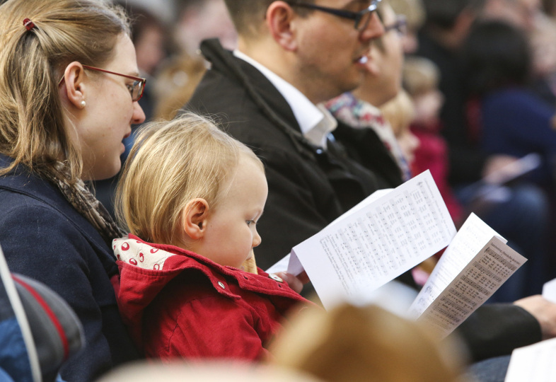 Bei einem Familiengottesdienst