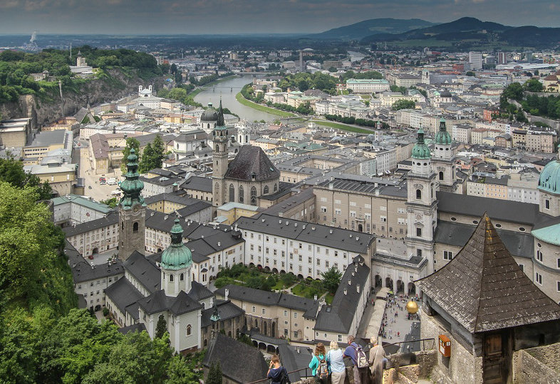 Blick auf die Erzabtei St. Peter in Salzburg