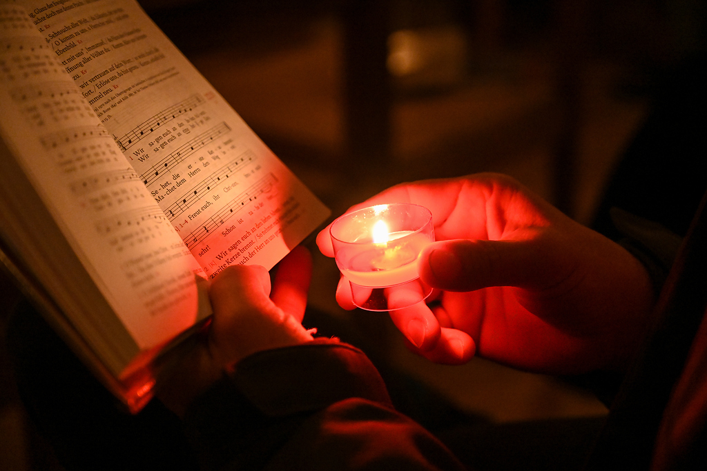 Gottesdienst im Kerzenschein