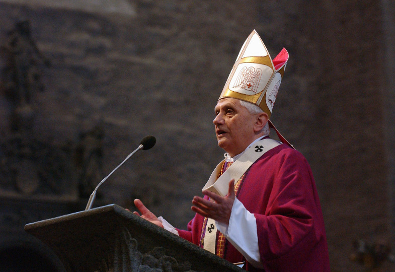 Kardinal Ratzinger 2003 im Trierer Dom