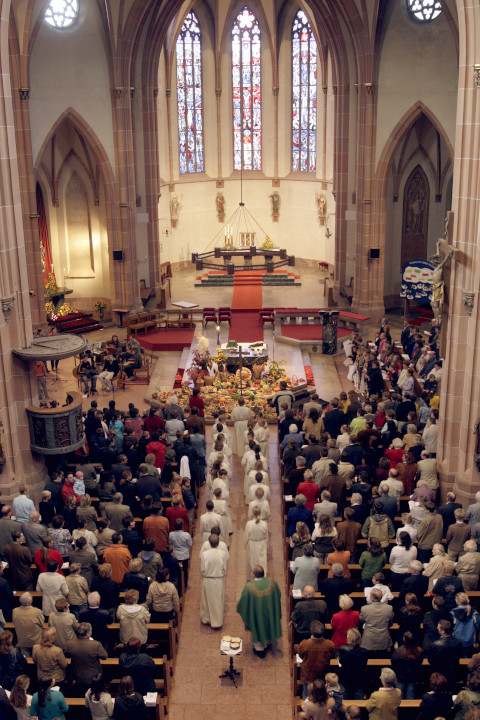 „Wenn ihr euch als Kirche versammelt“ (1 Kor 11,18)