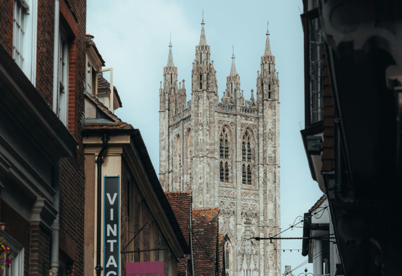 Zerreißproben in der anglikanischen Kirche? Ein Gespräch mit Christopher Easthill