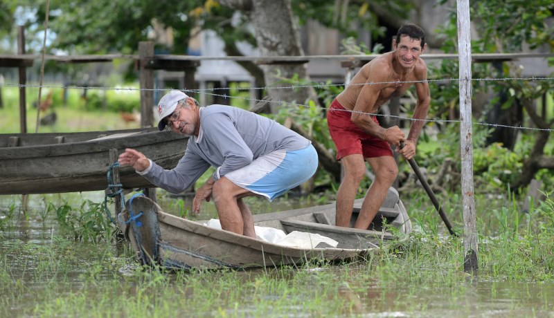 Menschen am Amazonas leiden unter Armut und Ausbeutung