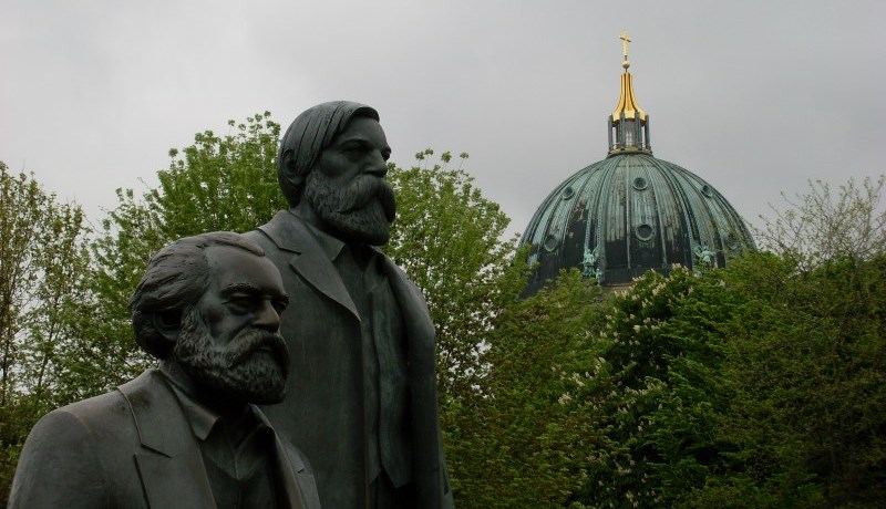 Marx-Engels-Forum und Berliner Dom