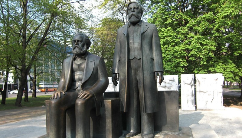 Denkmal Marx und Engels in Berlin