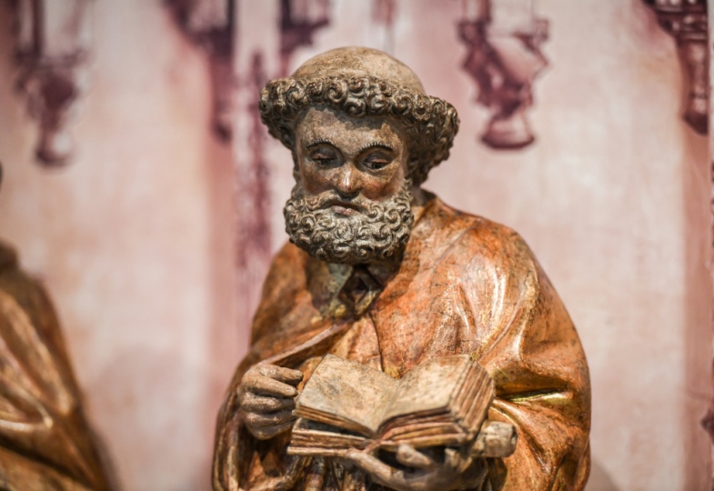 Eine Figur des Apostels Petrus.