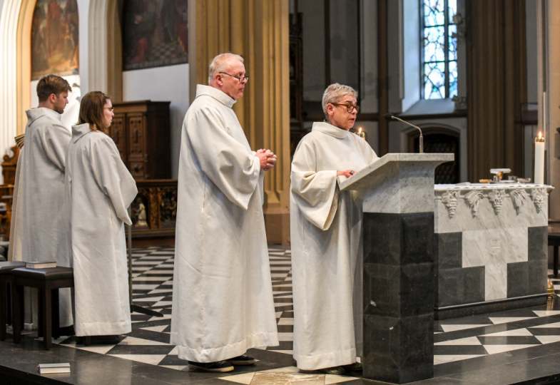 Lektorinnen und Akolythinnen