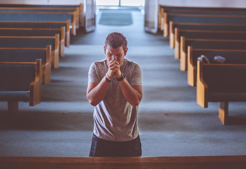 Ein Mann betet