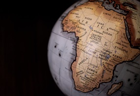 Karte von Afrika auf einer Weltkugel