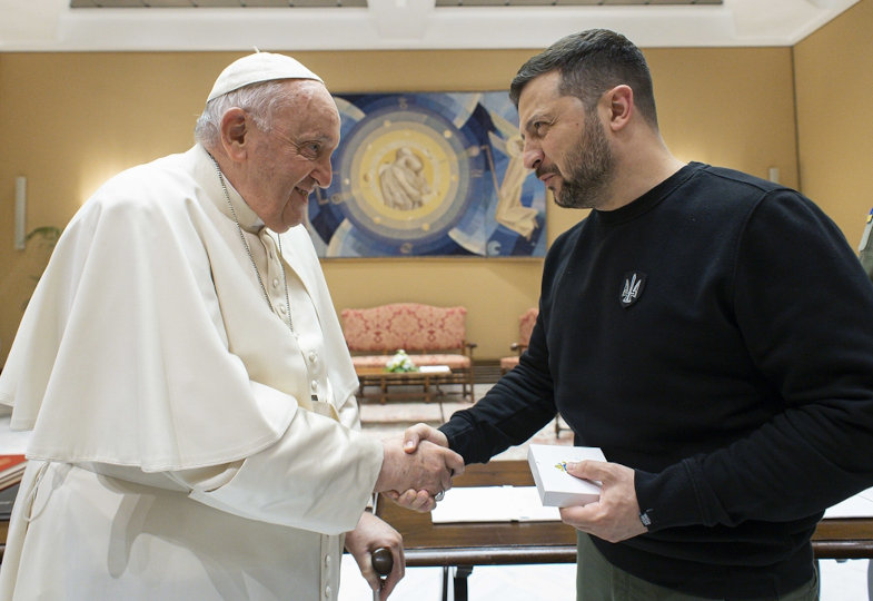 Papst Franziskus und der ukrainische Präsident Wolodymyr Selenskyj