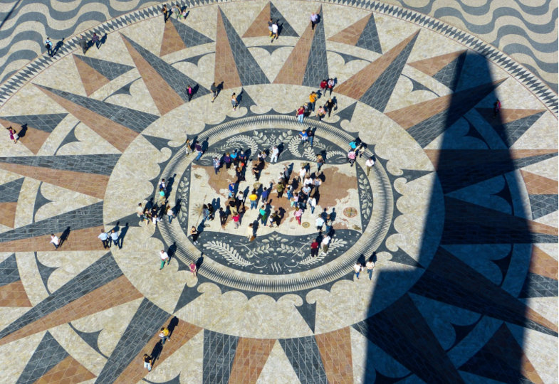 Lissabon, Schatten des Denkmals der Entdeckungen