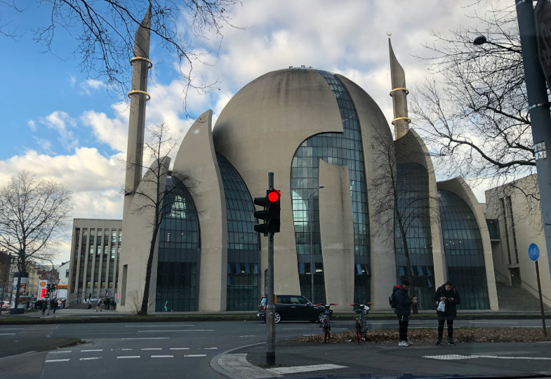 Die DITIB-Emanzipation: Öffnet sich der muslimische Dachverband zur Mitte hin?