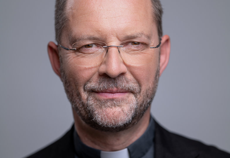 „Den Mächtigen zur Bekehrung verhelfen“: Ein Gespräch mit Andreas Frick, Geschäftsführer des Bischöflichen Hilfswerks Misereor