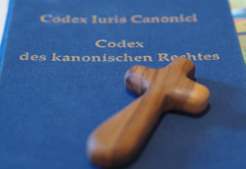Recht egal? Welches kanonistische Erbe Franziskus seinem Nachfolger hinterlassen hat