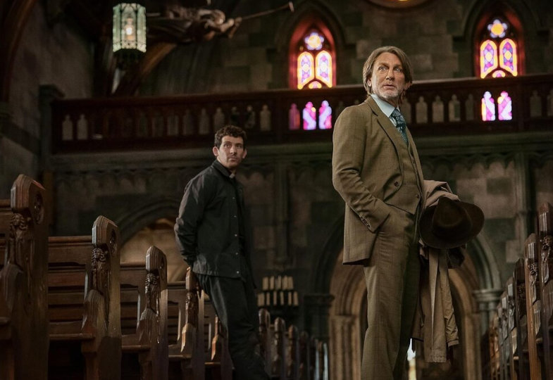 Evas Apfel verführt erneut: Mystery-Film „Wake Up Dead Man“ untersucht Mord an einem Priester