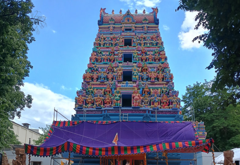 Einweihung  des Neubaus: Hindu-Tempel in Berlin