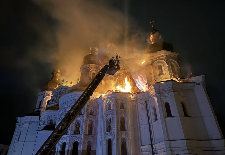 Kathedrale des Höhlenklosters schwer beschädigt: Nach russischem Luftangriff auf Kiew