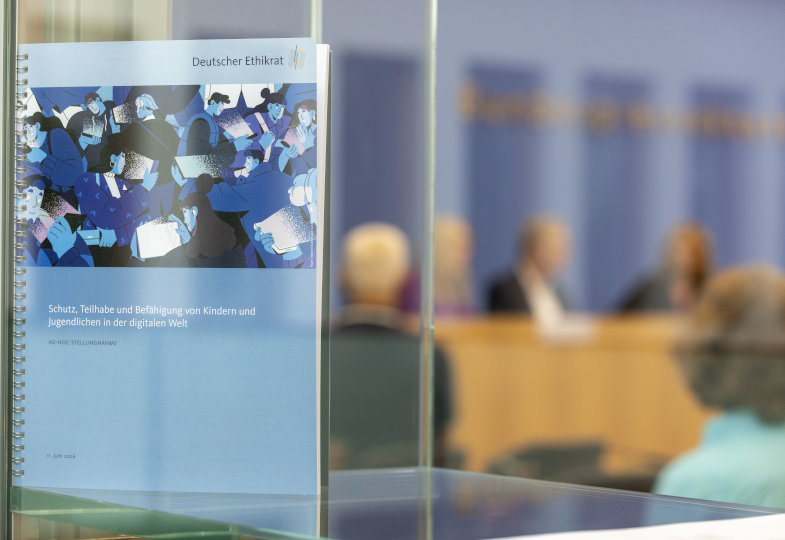 Kein Auslaufmodell: Warum es in einem Ethikrat Theologie braucht