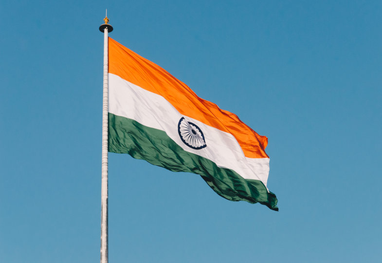 Indische Flagge weht im Wind