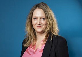 Porträt von Dr. Yvonne Anders. 