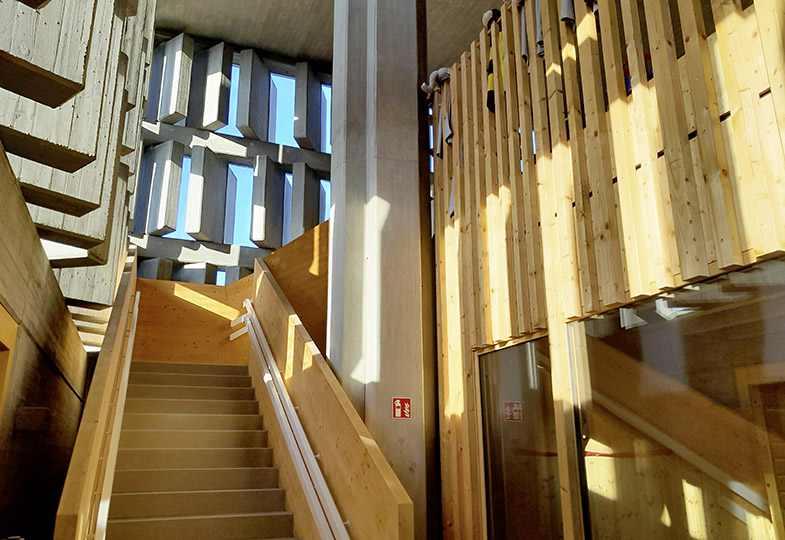 Kinder, Kirche und Beton: Kitas an ungewöhnlichen Orten
