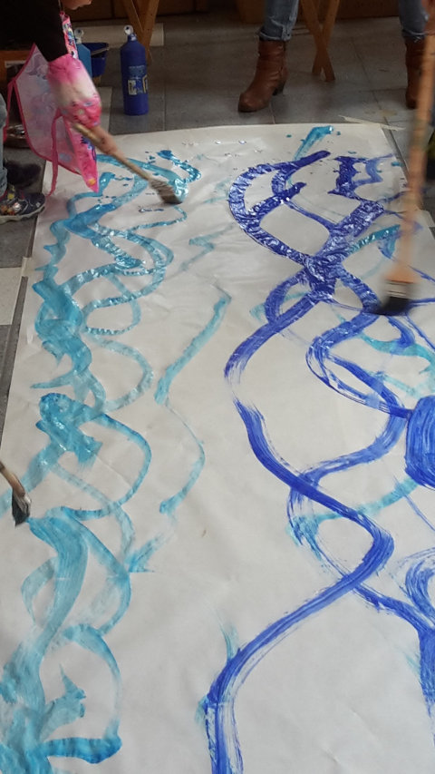 Eine kreative Idee mit Wasser: Gruppenmalerei