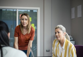 Frauen in einem Büro