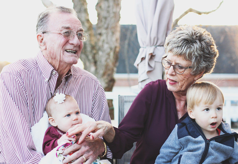 Leihgroßeltern sind super: "Jetzt habe ich auch eine Oma und einen Opa"