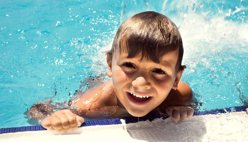 Warum Schwimmen lernen so wichtig ist: Ab ins Wasser