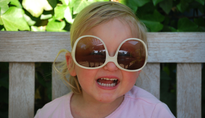 Sonnenbrillen für Kinder: Cool aber schädlich