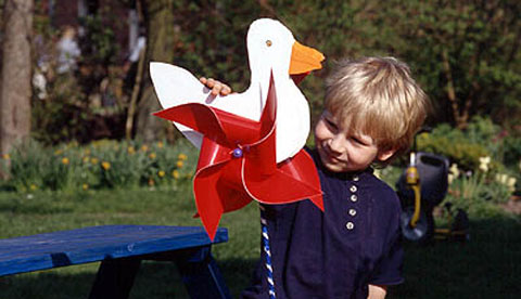 windrad-mit-ente-tierischer-windmesser