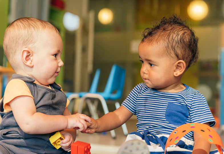 Ich und du! Kinder lernen im Spiel von- und miteinander