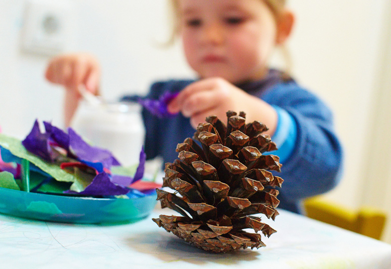 Kunterbunte Adventsgestecke