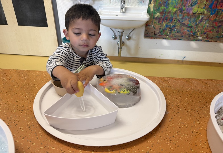 Sensory Play im Winter: Mit Aktionstabletts durch das Jahr - Teil 1