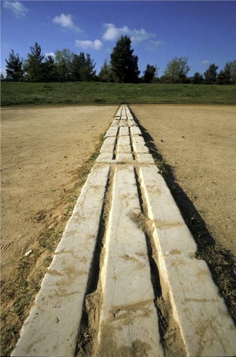 Olympia, Startschwelle (Balbis) im Stadion (erbaut 4. Jh. v. Chr., 192,25 m lang, ca. 30 m breit).