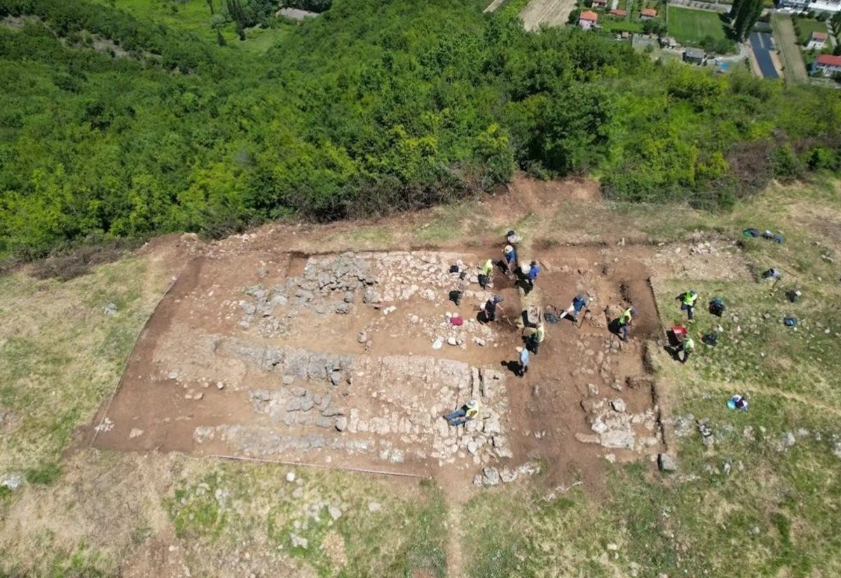 Archäologen entdecken ersten illyrischen Tempel Nordalbaniens