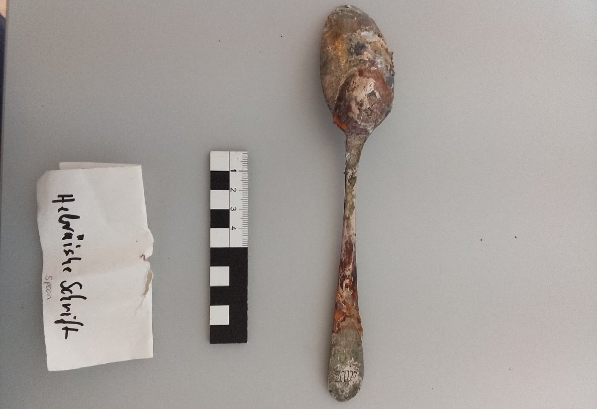 Fund der NS-Zeit Löffel aus der ehemaligen Tötungsanstalt Schloss Hartheim