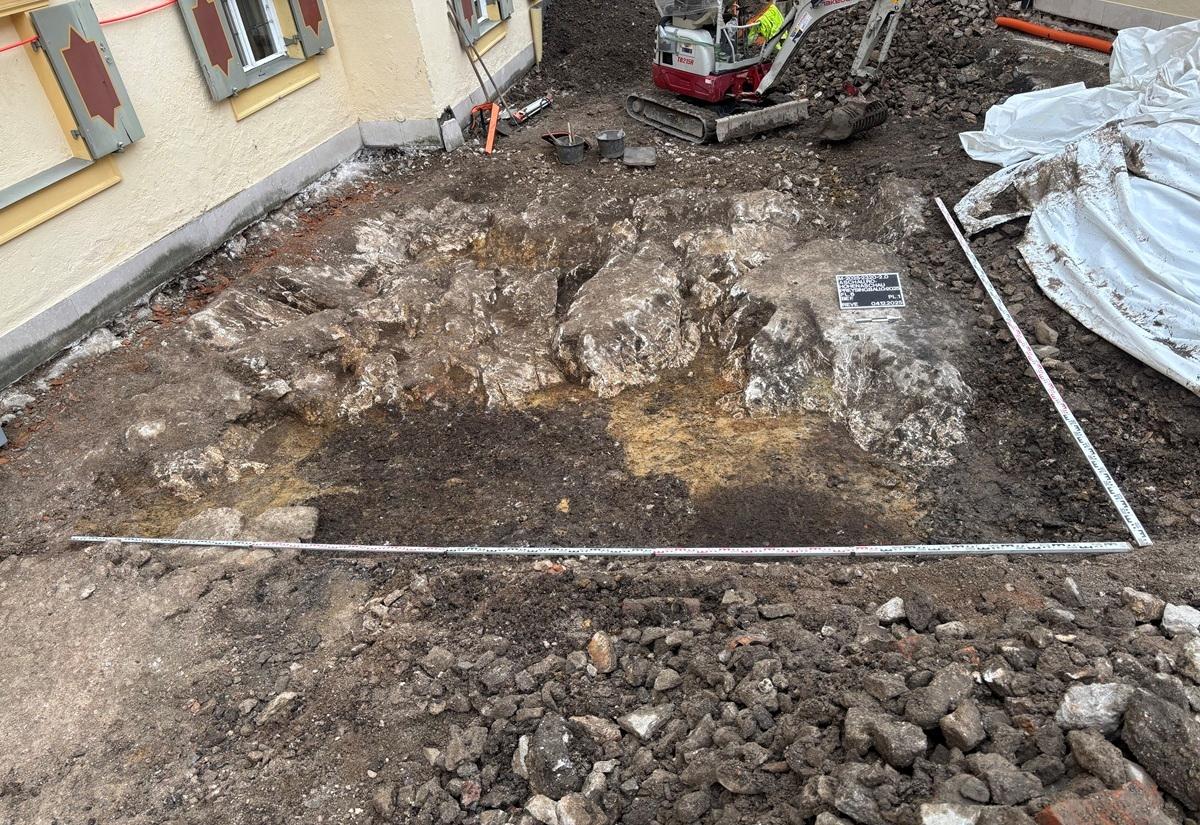 Archäologische Grabung am Schloss Hohenaschau im Chiemgau enthüllt Besiedlung bis in die Bronzezeit