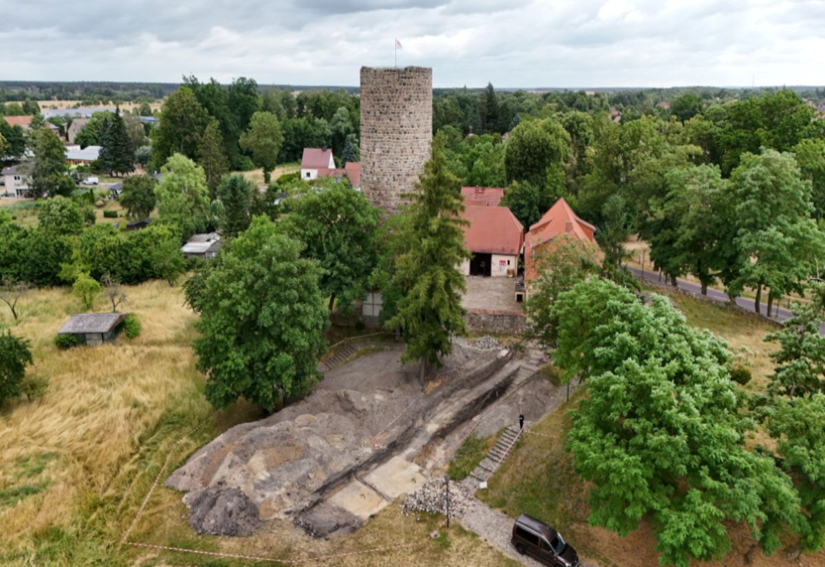 Archäologische Grabung beleuchtet Entwicklung des eindrucksvollen Loburger Burghügels