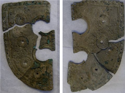 Phaistos Backenstücke vom Helm