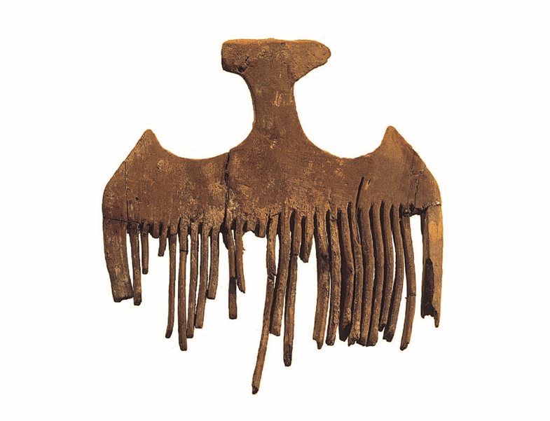 Holzkamm aus dem Fundkomplex mit den Menschenhaarbehältern. 