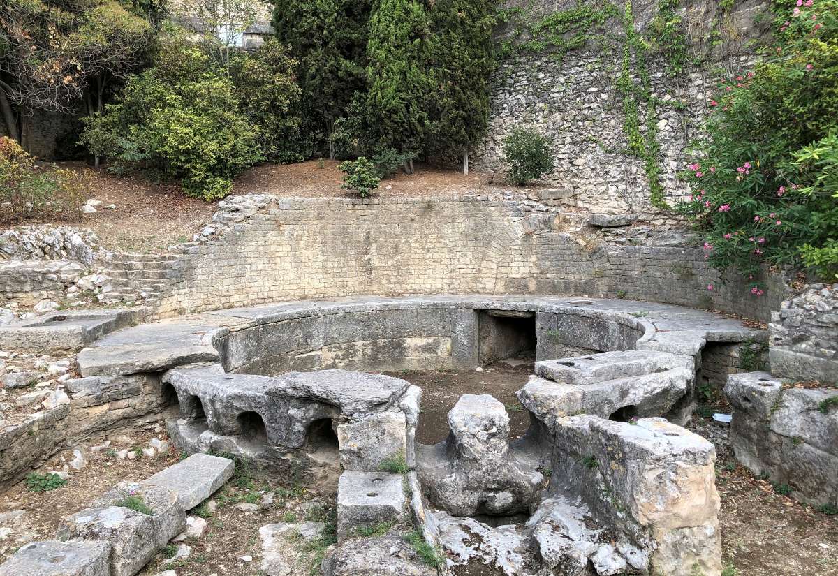 Dürre, Umleitungen und Stillstand: Was Karbonatablagerungen über das Aquädukt von Nîmes verraten