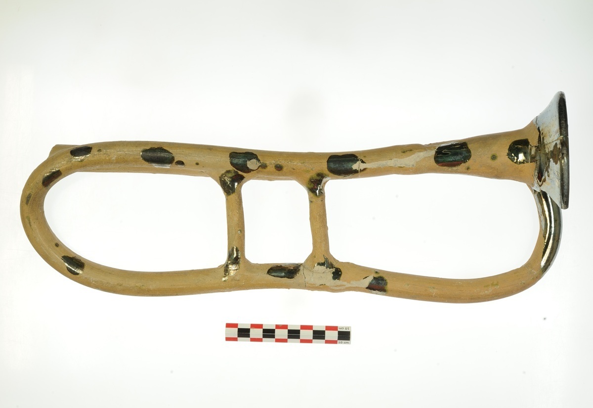 Ein Fund mit Seltenheitswert: eine getöpferte Trompete aus Dorfen