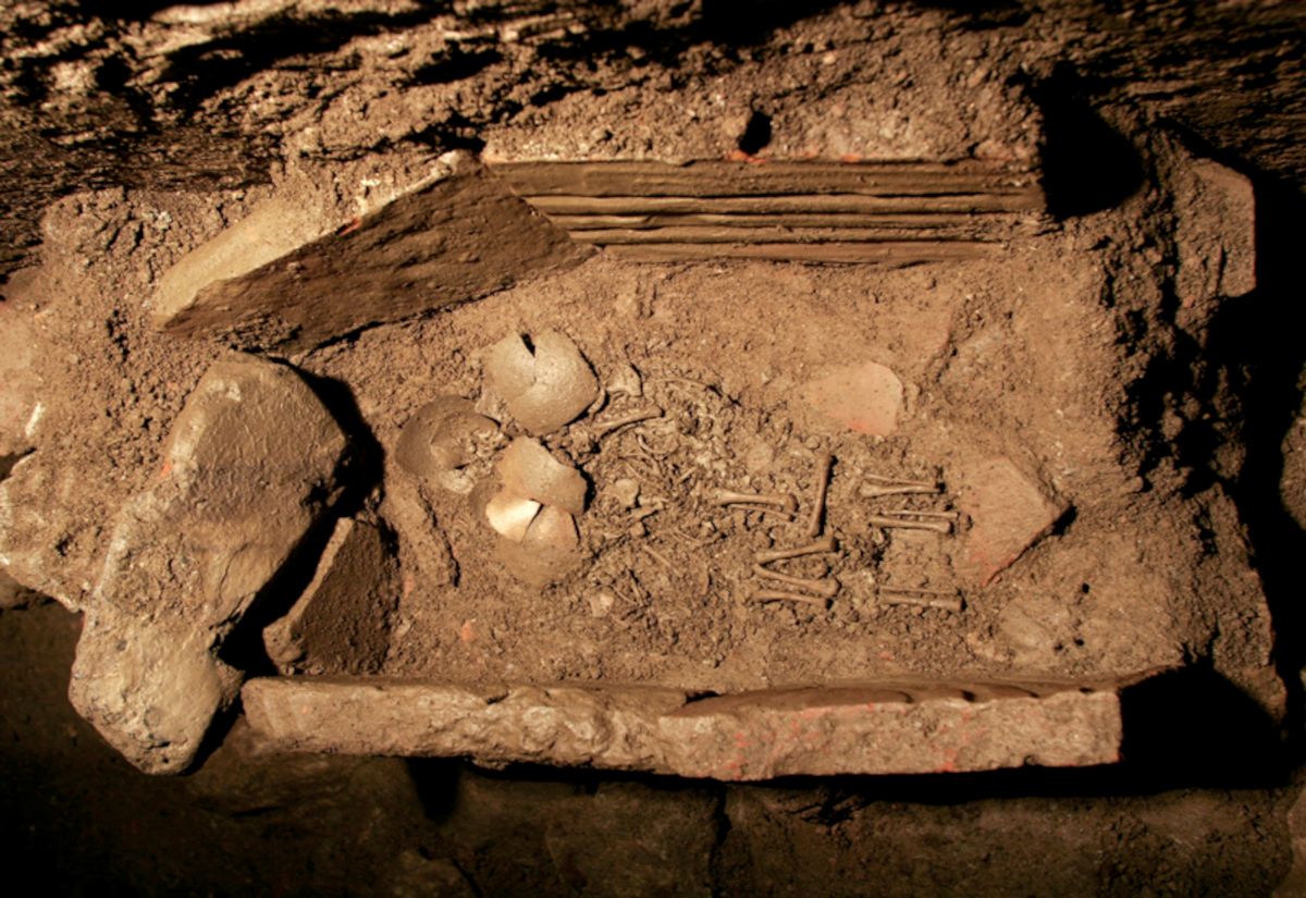 Ein ungewöhnlicher Fundort, eine außergewöhnliche Bestattung: Kindergrab im Artemisheiligtum von Ephesos