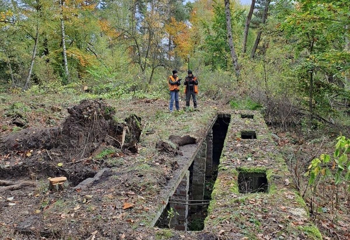 Erste wissenschaftliche Grabung im Bereich eines ehemaligen KZ-Außenlagers bei Walbeck, Landkreis Börde