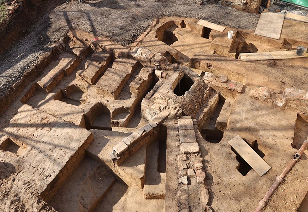 Frankfurt-Höchst: Archäologen finden frührömisches Lager im Garten des Bolongaropalastes