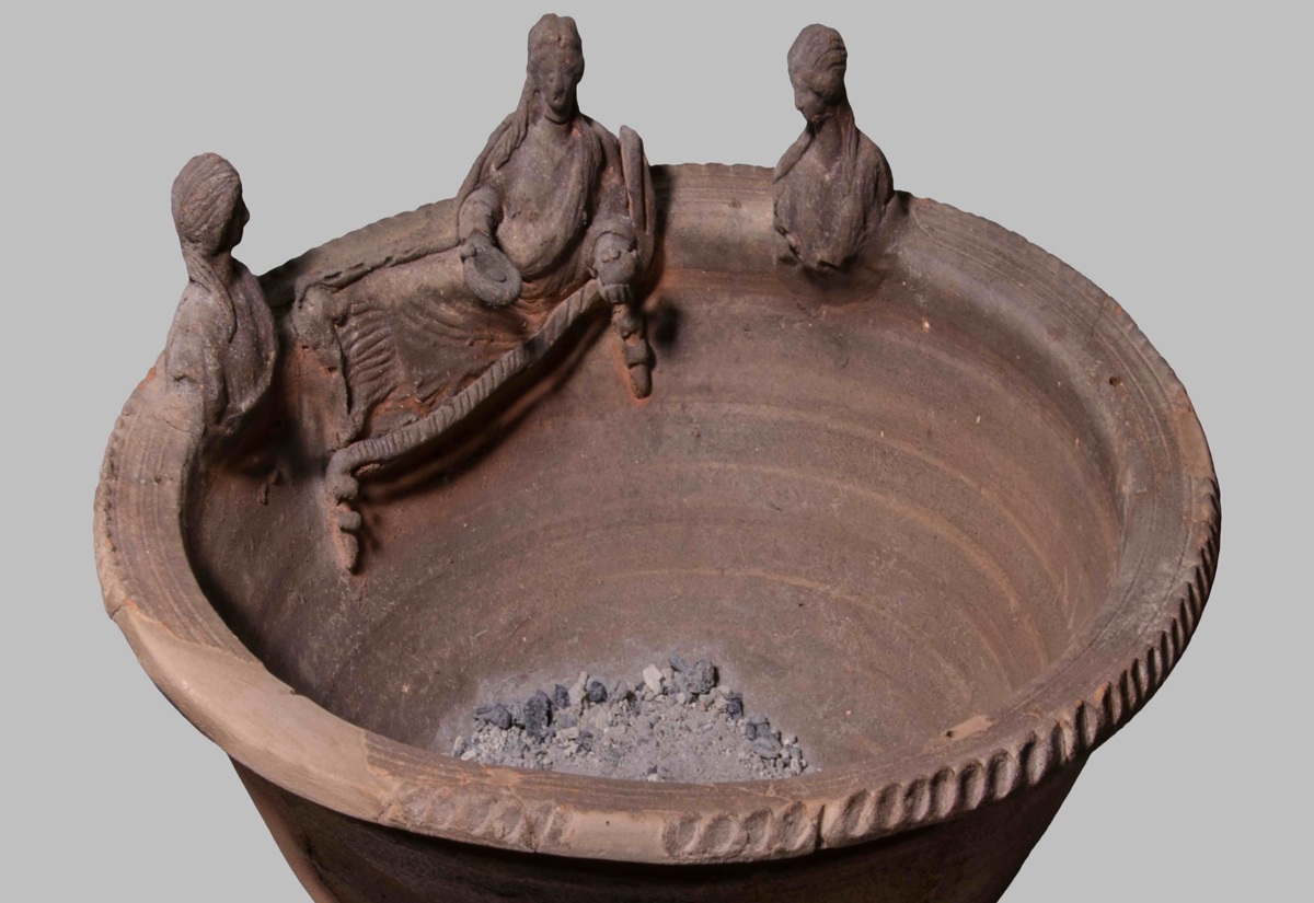 Harze aus fernen Regionen: Räucheropfer aus Pompeji erstmals analysiert