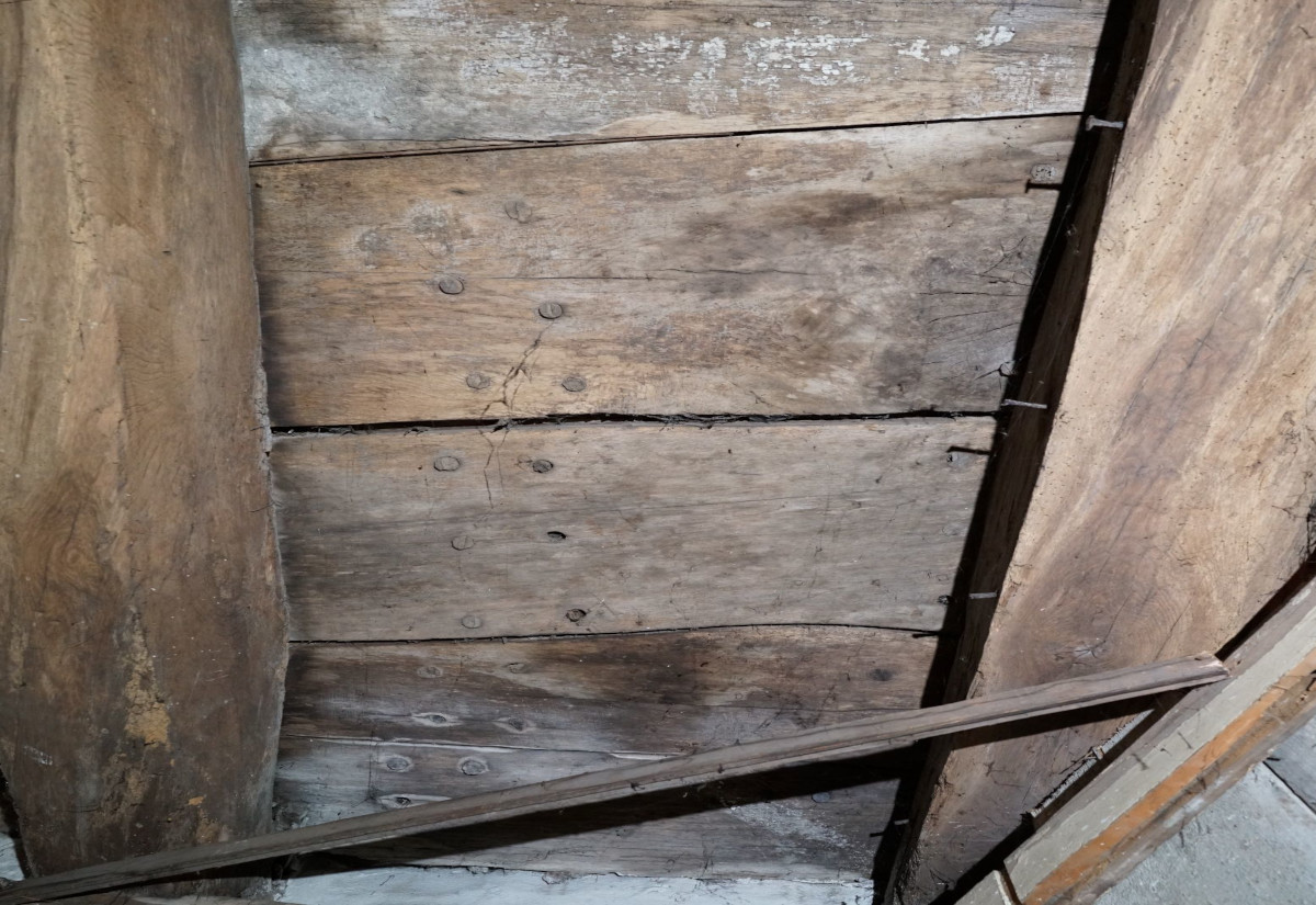 Mittelalterliche Schiffsplanken als Kellerdecke: Außergewöhnlicher Befund in Konstanz
